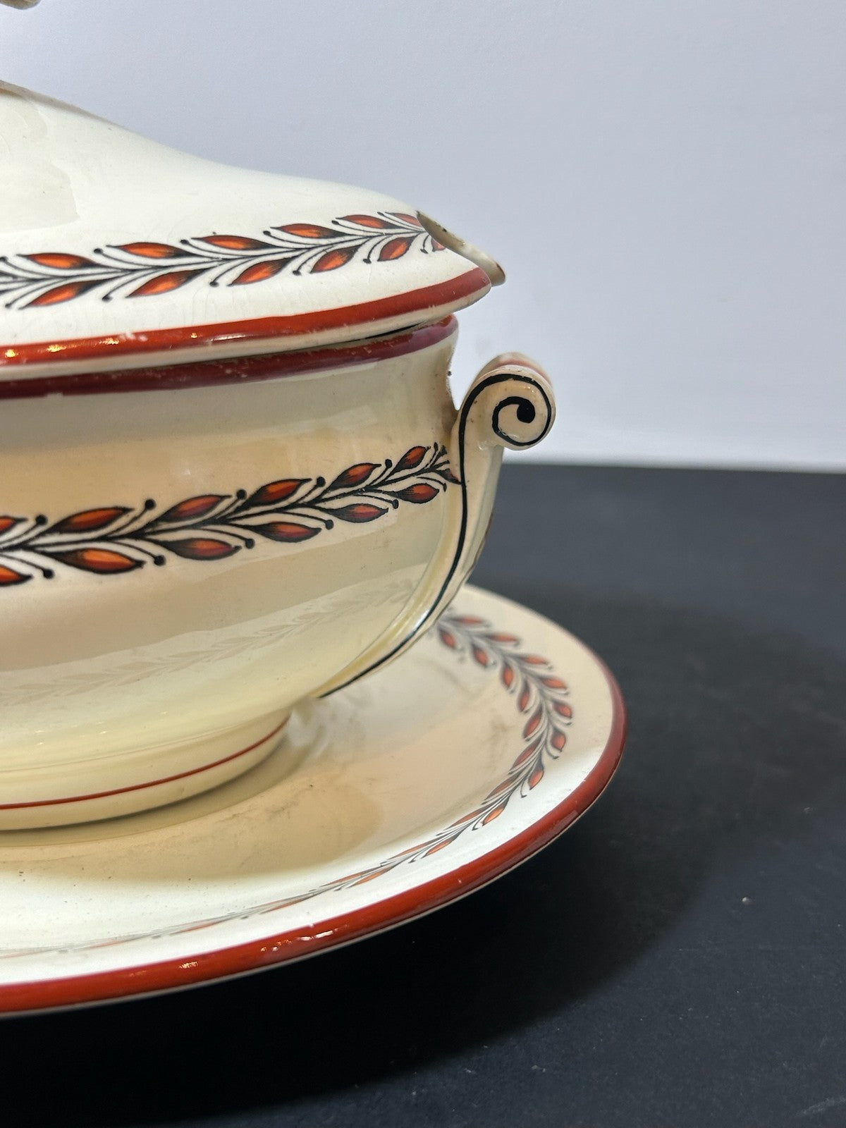 Antique Wedgwood Queens Ware Crested Sauce Tureen Cover and Stand Mortlocks 18873