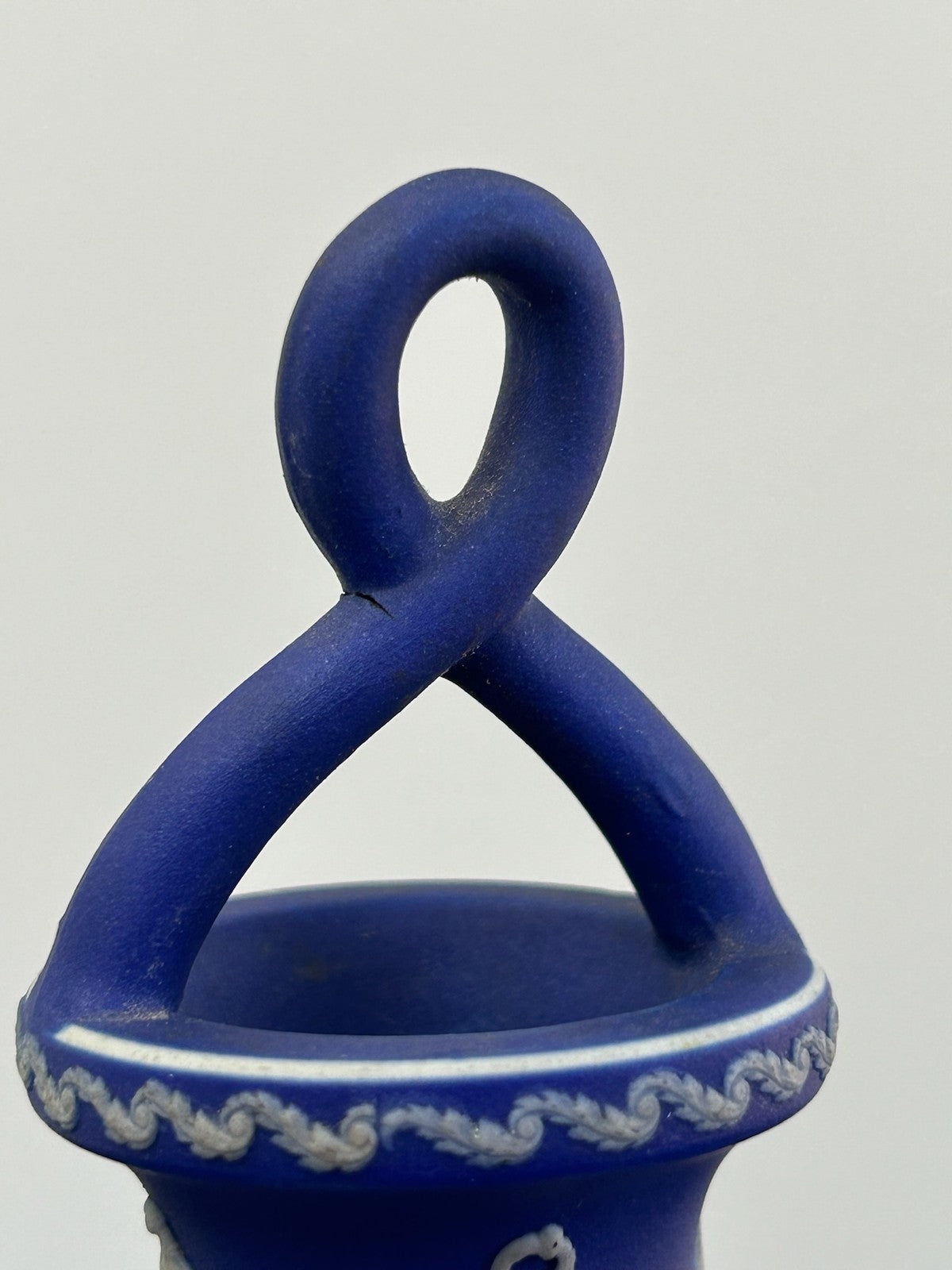 Wedgwood Dark Blue Jasper Dip Bottle Vase Knot Stopper Classical Figures5