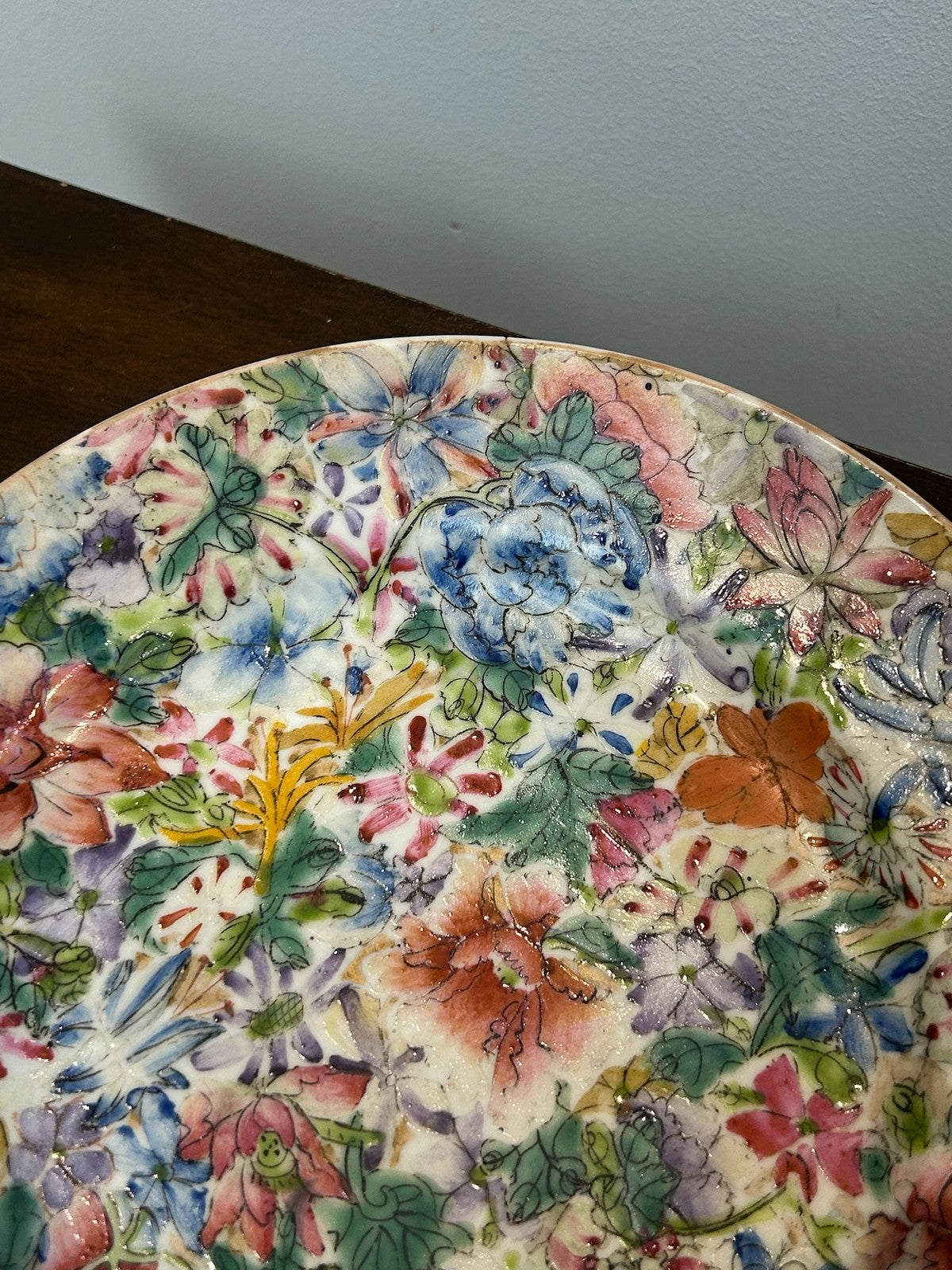Chinese Famille Rose Millefleurs Plate Iron Red Qianlong Seal Mark3
