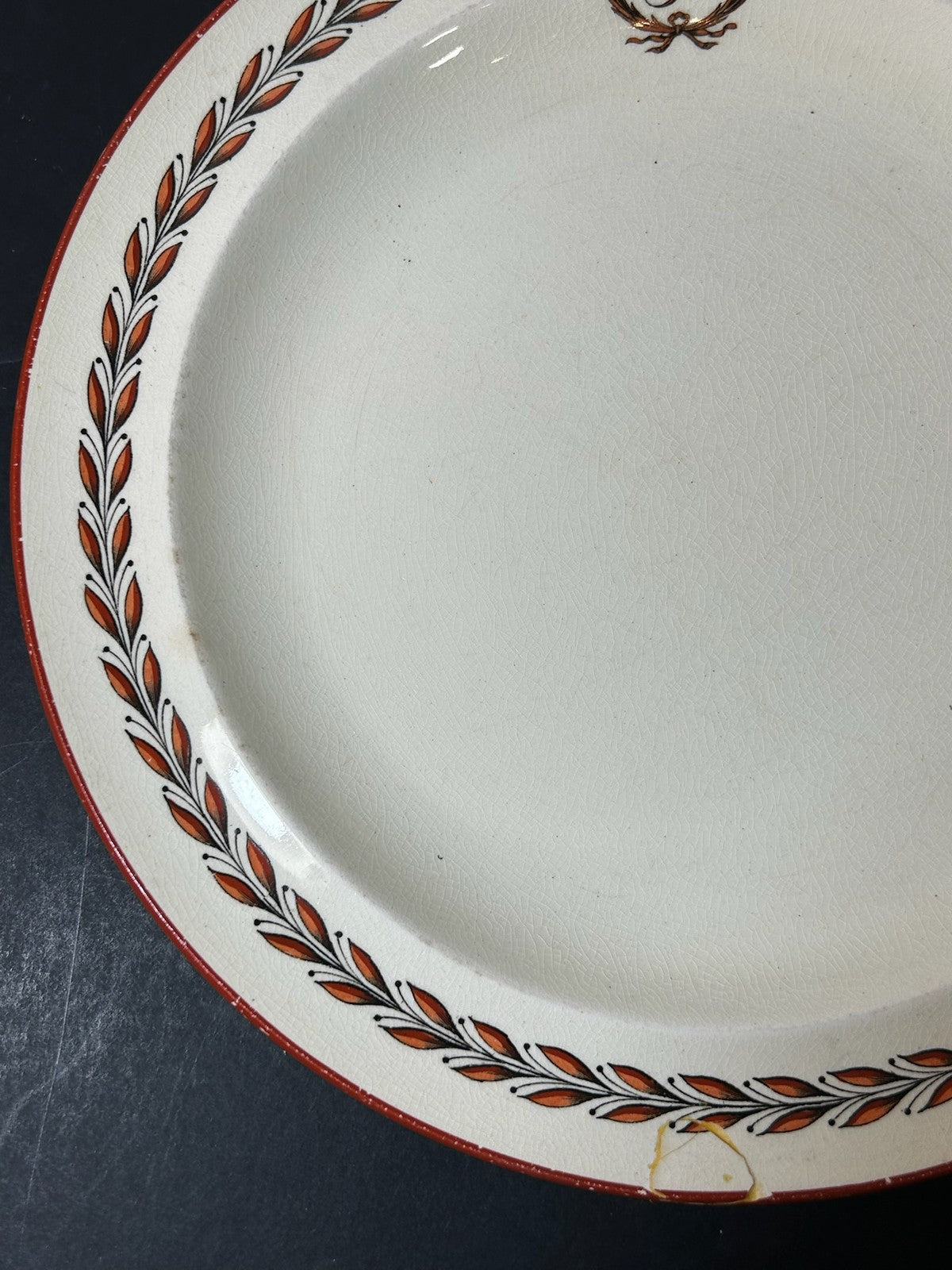 Antique Wedgwood Queens Ware Crested Plate Eagle Laurel Mortlocks 1887 25cm A/F1