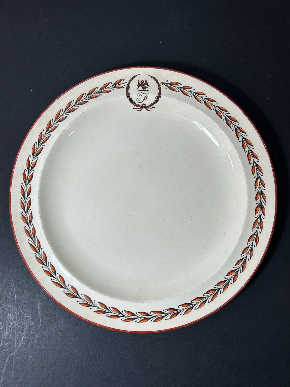 Antique Wedgwood Queens Ware Crested Plate Eagle Laurel Mortlocks 1887 25cm0