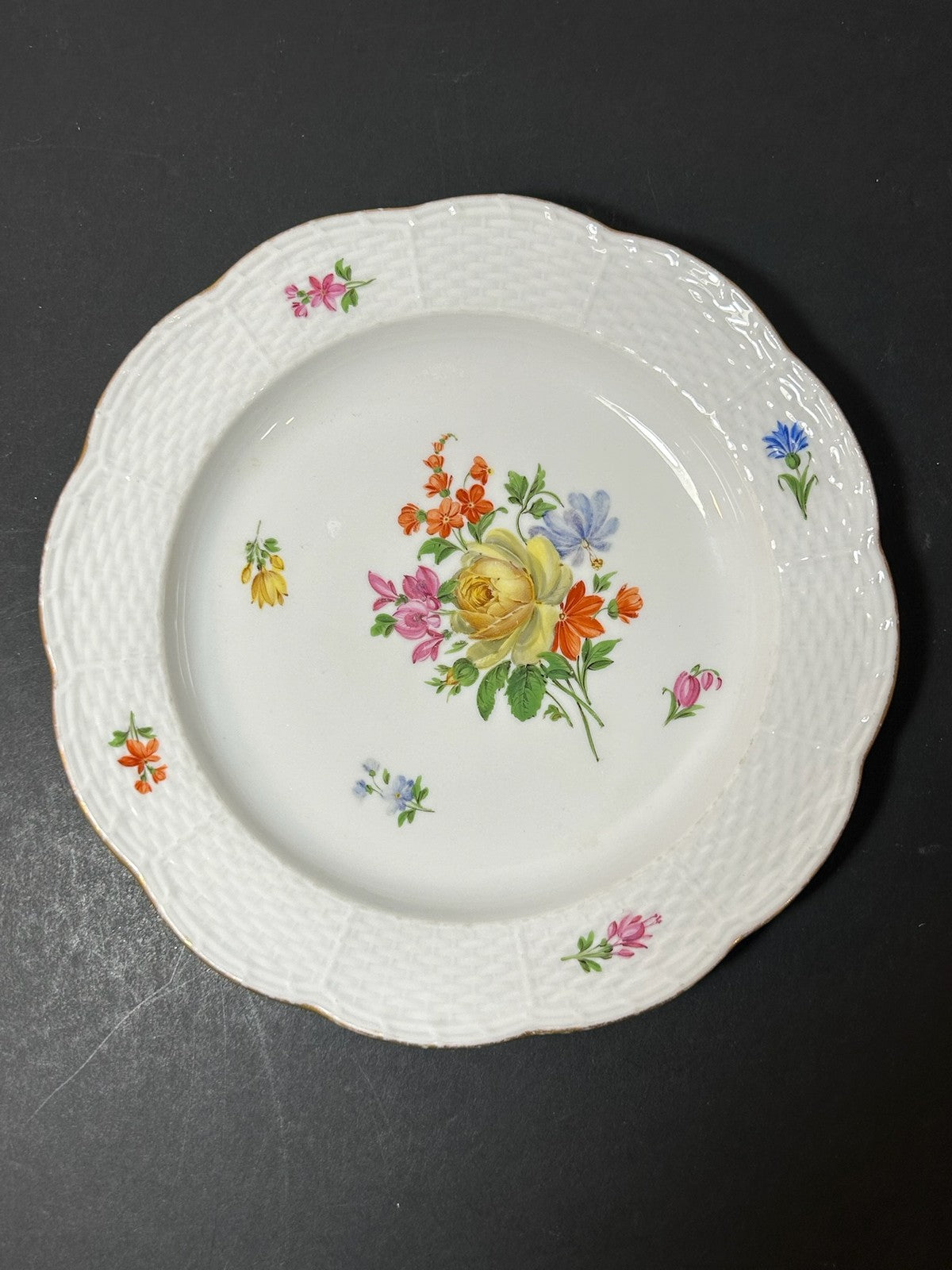 Antique Meissen Porcelain Plate Deutsche Blumen Basketweave Border 19cm0