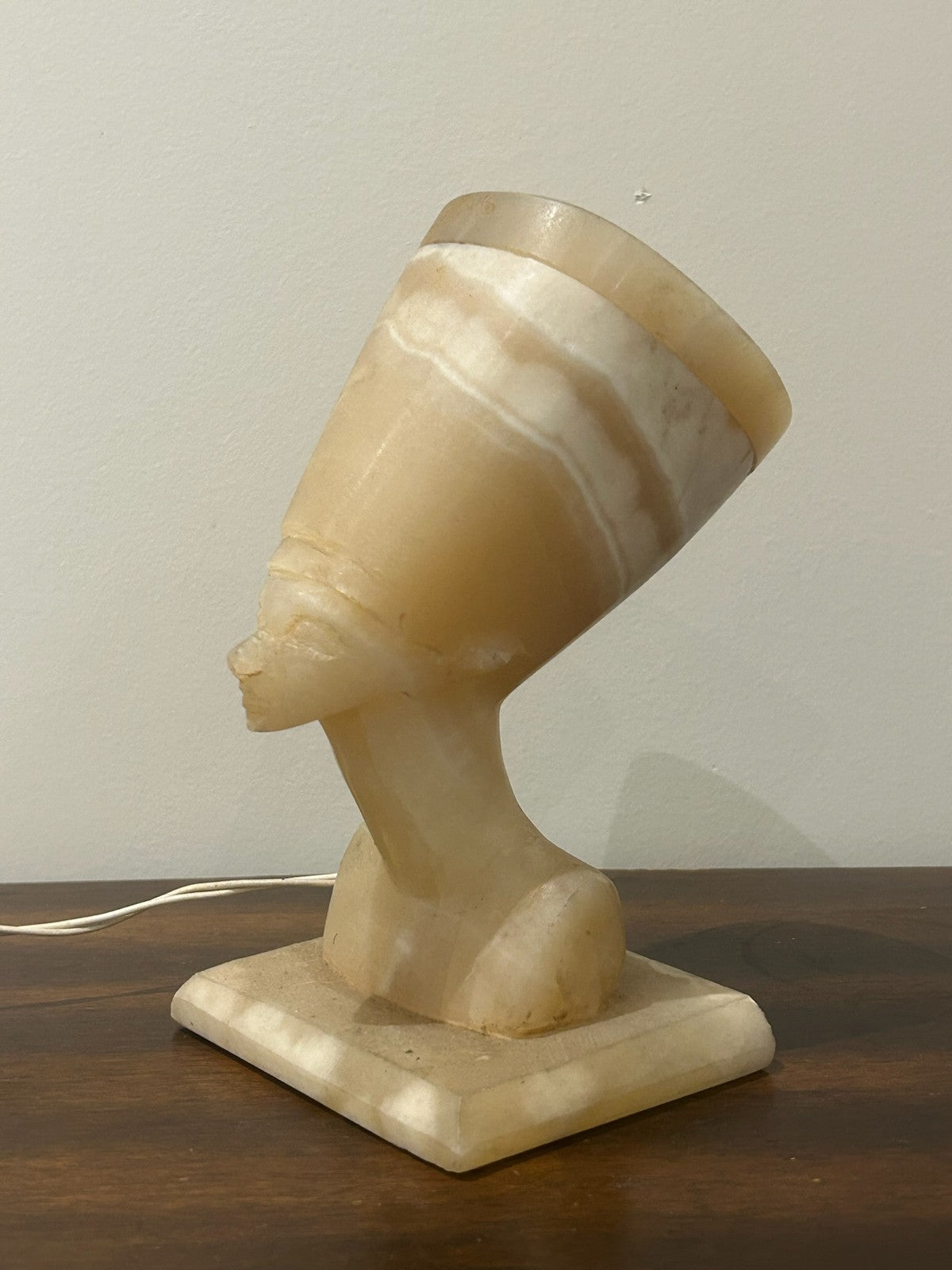 Vintage Carved Alabaster Nefertiti Bust Table Lamp Egyptian Revival4