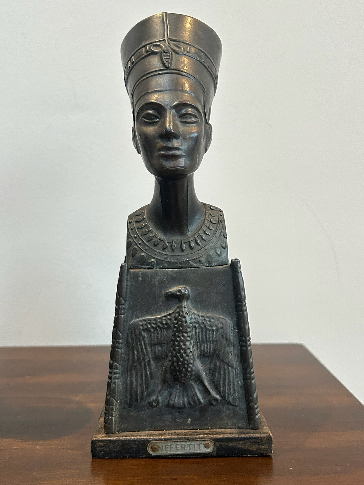 Pair Antique 1920s Egyptian Revival Spelter Nefertiti Busts Wooden Base 22cm5