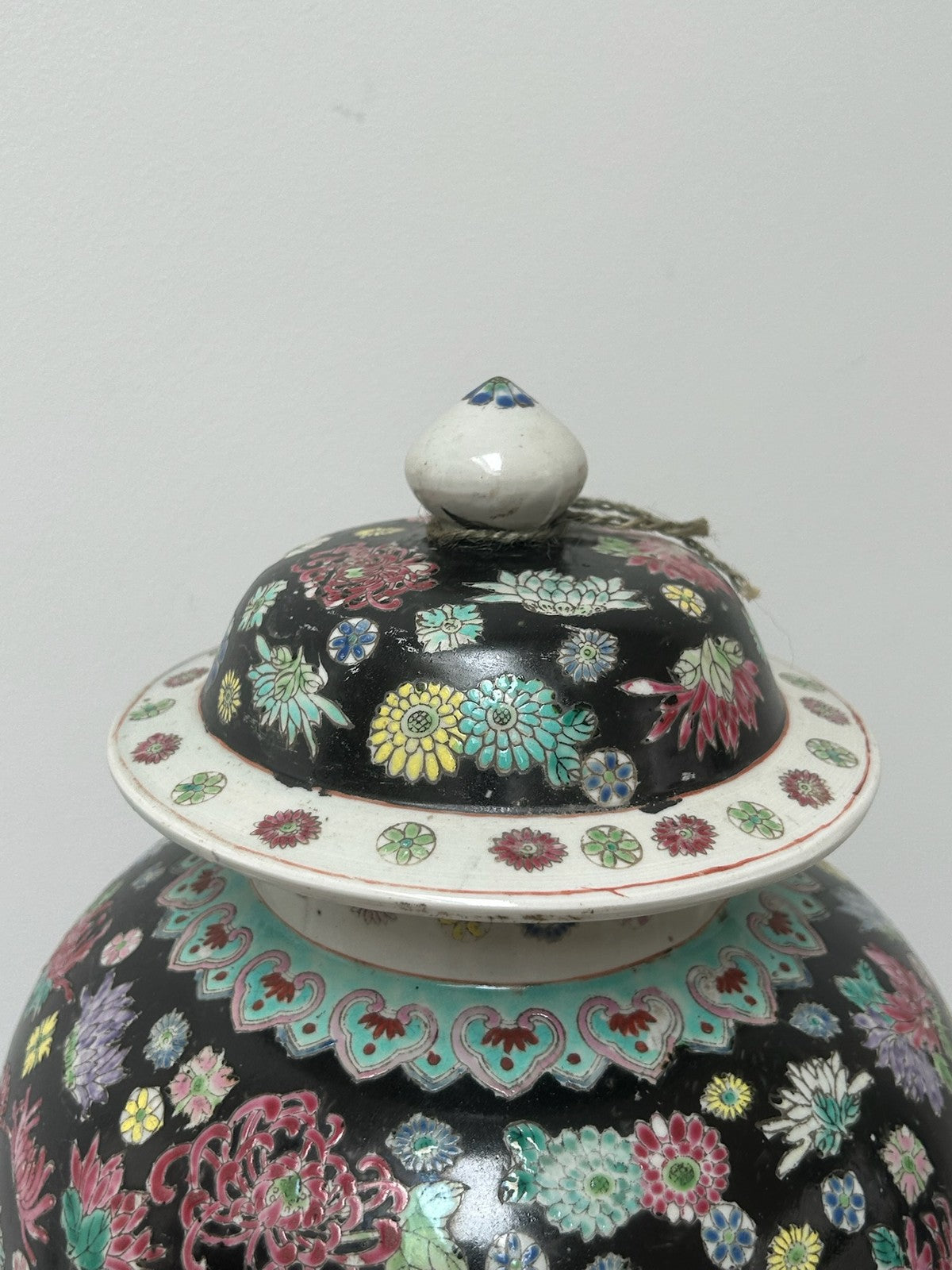 Chinese Famille Noire Thousand Flowers Covered Baluster Jar 39cm1