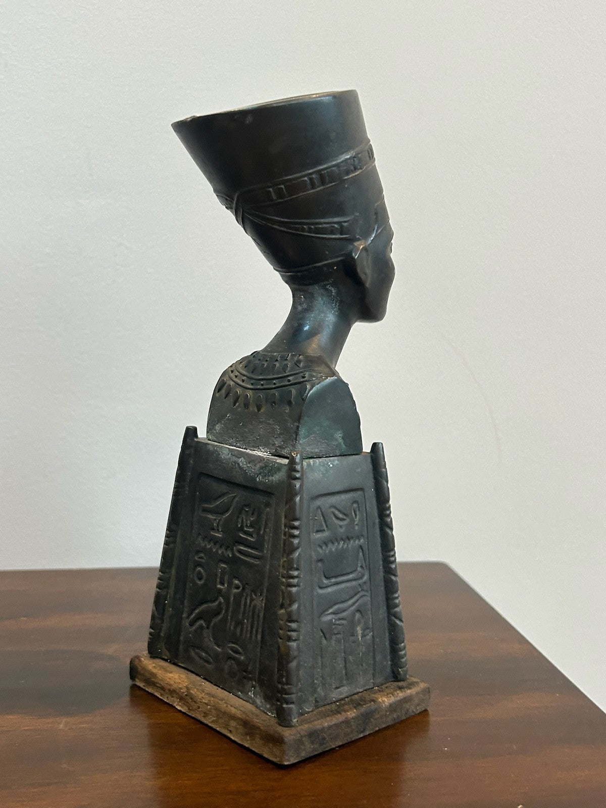 Pair Antique 1920s Egyptian Revival Spelter Nefertiti Busts Wooden Base 22cm6
