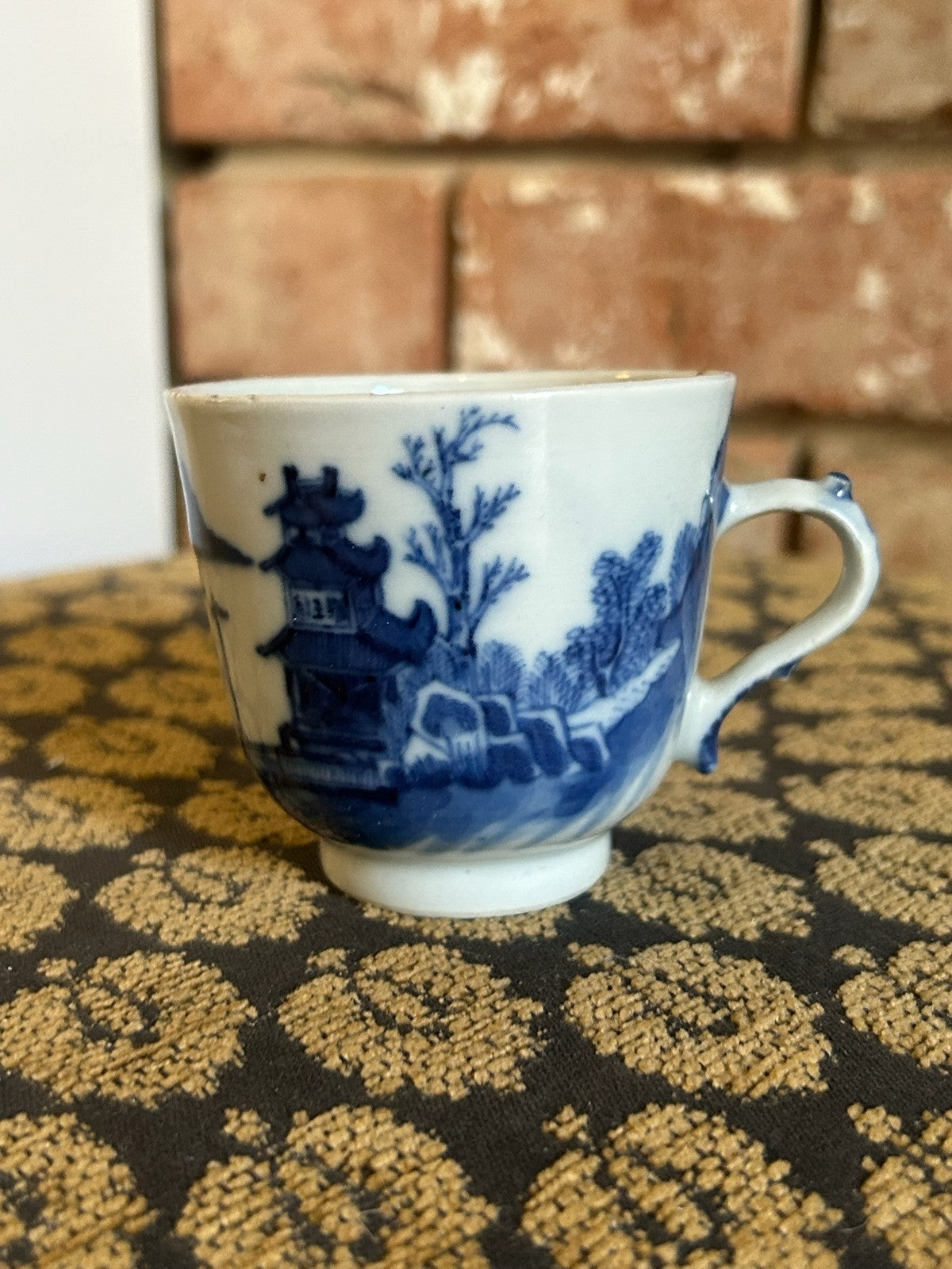 Antique Chinese Export Style Blue and White Porcelain Cup Landscape Pattern4