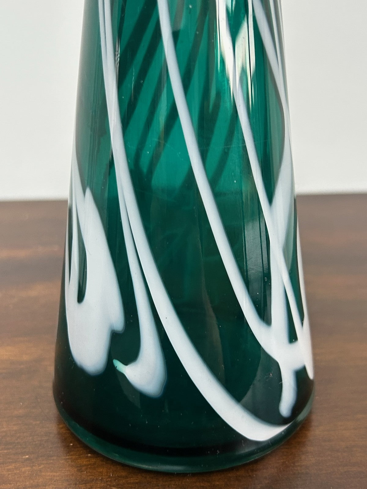 Vintage Murano Style Green White Swirl Art Glass Tall Vase 19cm Mid Century8