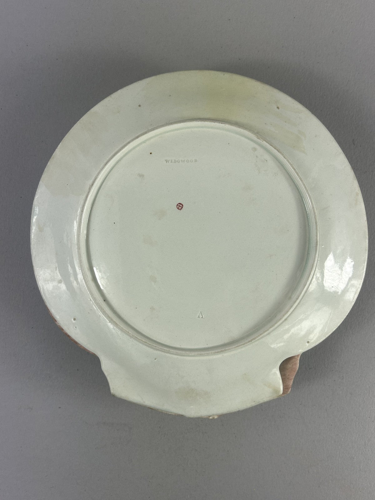 Wedgwood early 19thC pink shell dessert dishes, 20cm, set of four