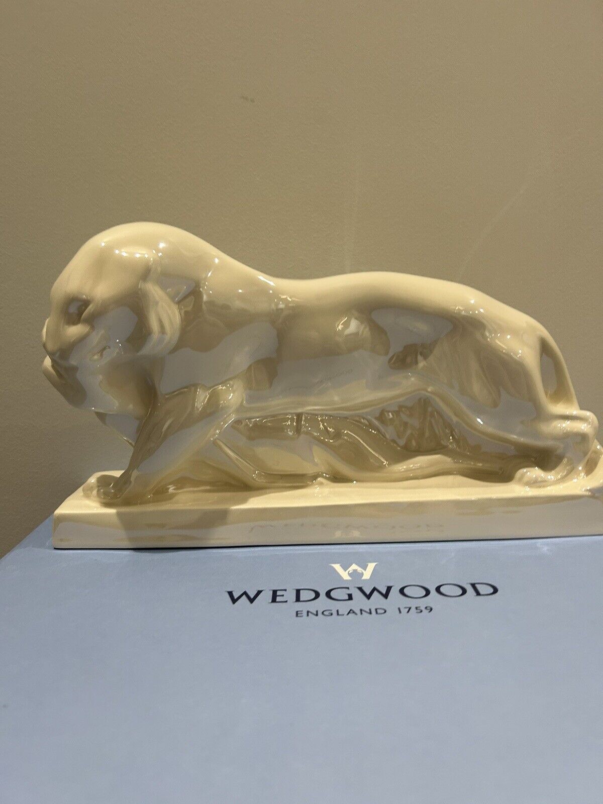 Wedgwood John Skeaping Tiger with Buck from the Escape Range Lustre Finish 32cm*