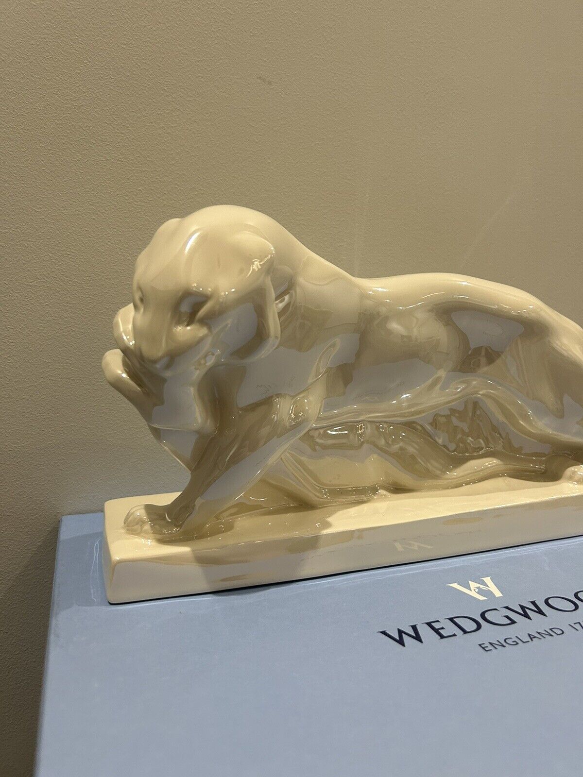 Wedgwood John Skeaping Tiger with Buck from the Escape Range Lustre Finish 32cm*