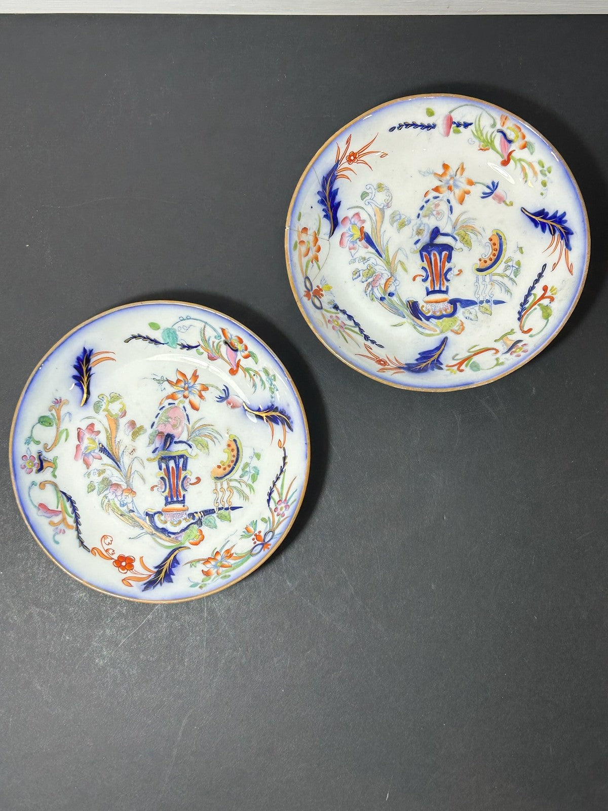 Pair Antique English Porcelain Imari Pattern Saucer Dishes Urn Flowers 15cm0