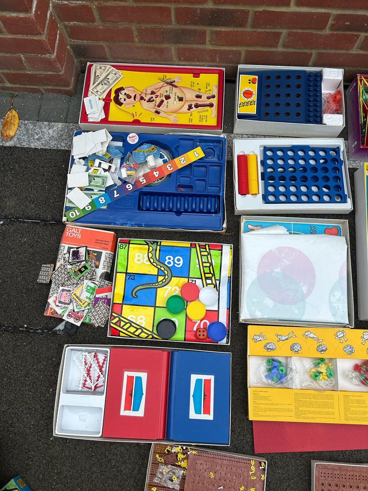 Job Lot of Various Vintage Board Games As Found Cluedo Twister Battleship8