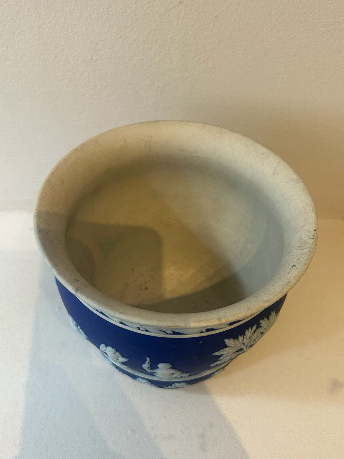 Wedgwood Dark Blue Dip Jasperware Jardiniere Planter Classical Relief 13cm3