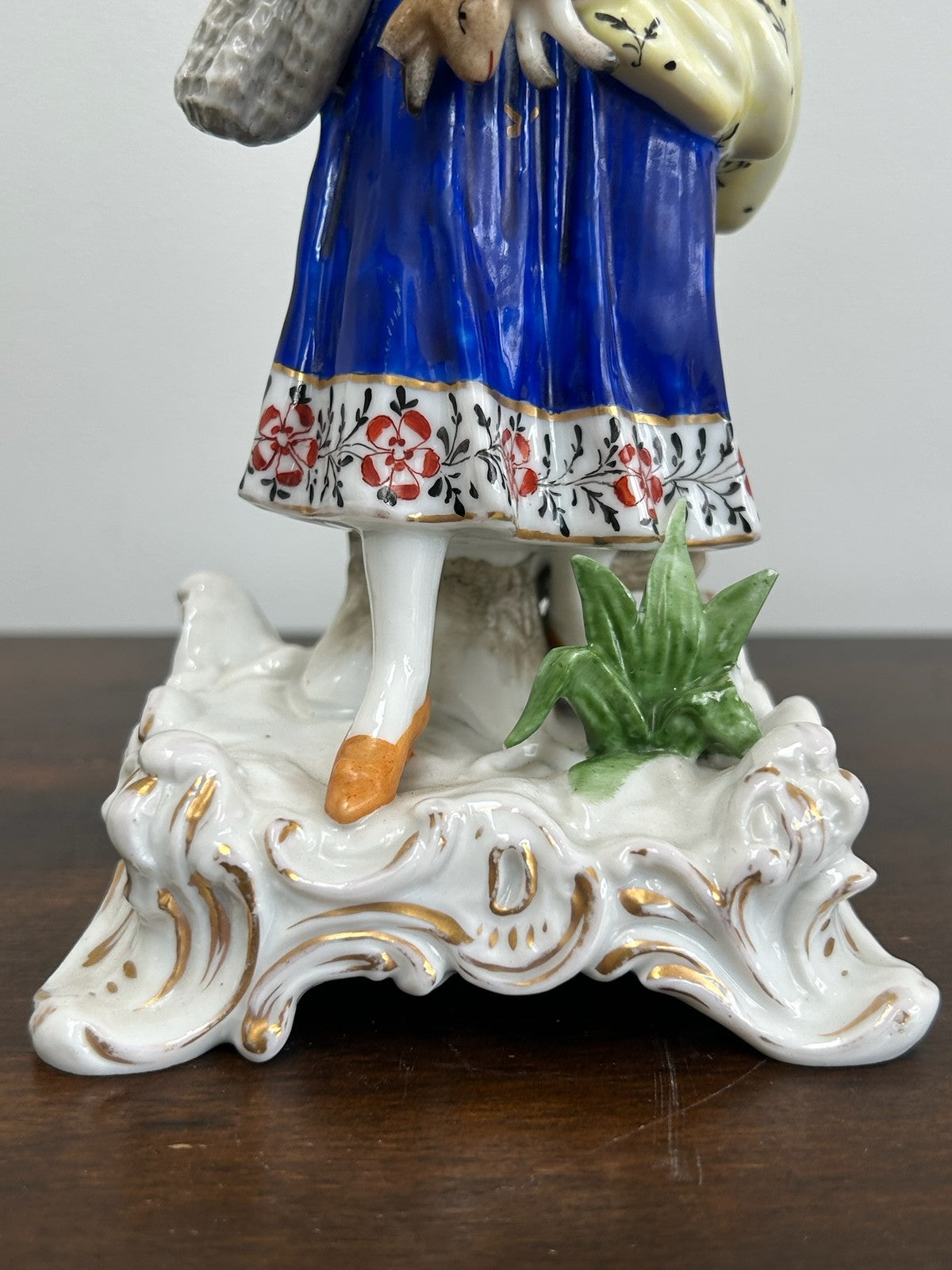 Antique Chelsea Style Porcelain Figurine Lady Flowers Gold Anchor Mark 22cm3