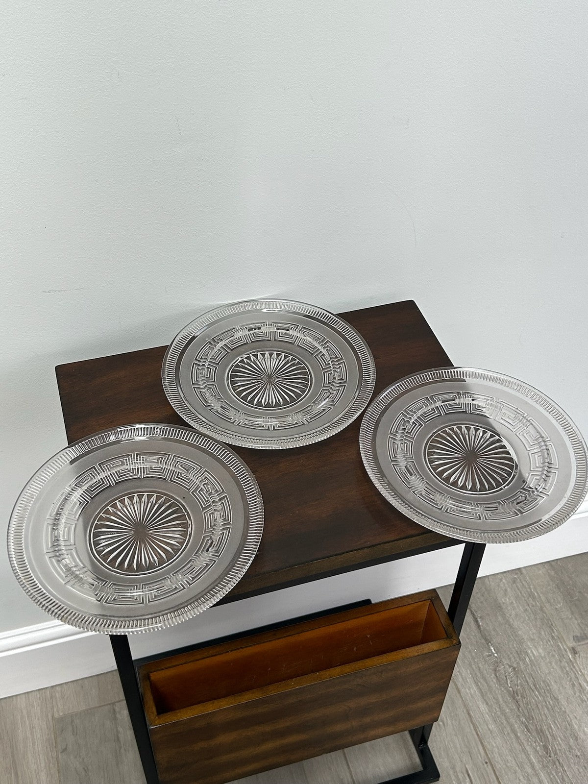 Set of 3 Cut Glass Star Burst Plates Greek Key Border Vintage 22cm1