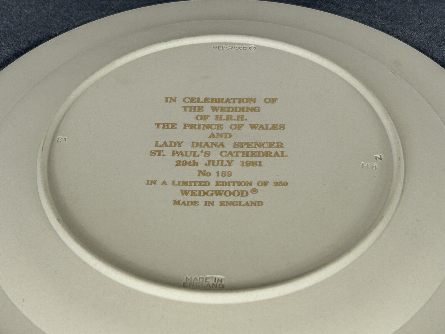 Wedgwood Lilac jasperware tricolor Trophy Plate Prince Of Wales Royal Wedding LE