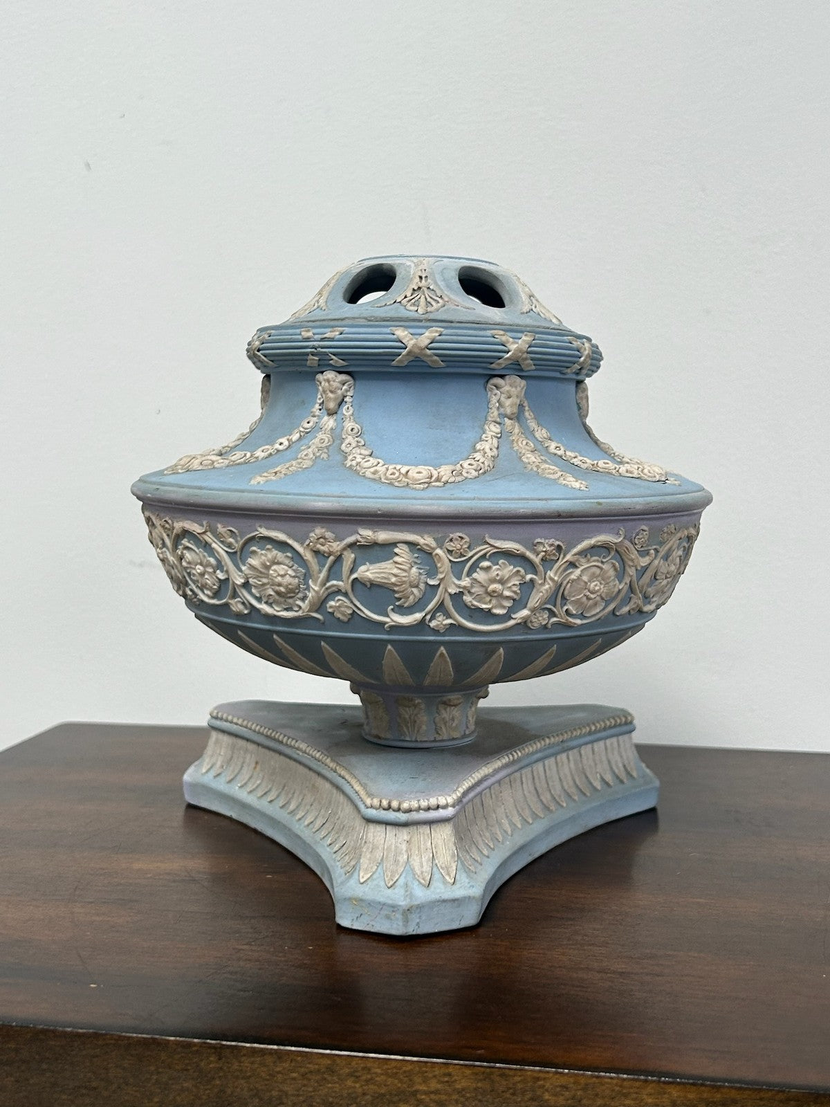 Wedgwood Pale Blue Jasper Pot Pourri Vase Pierced Cover Tripod Plinth2